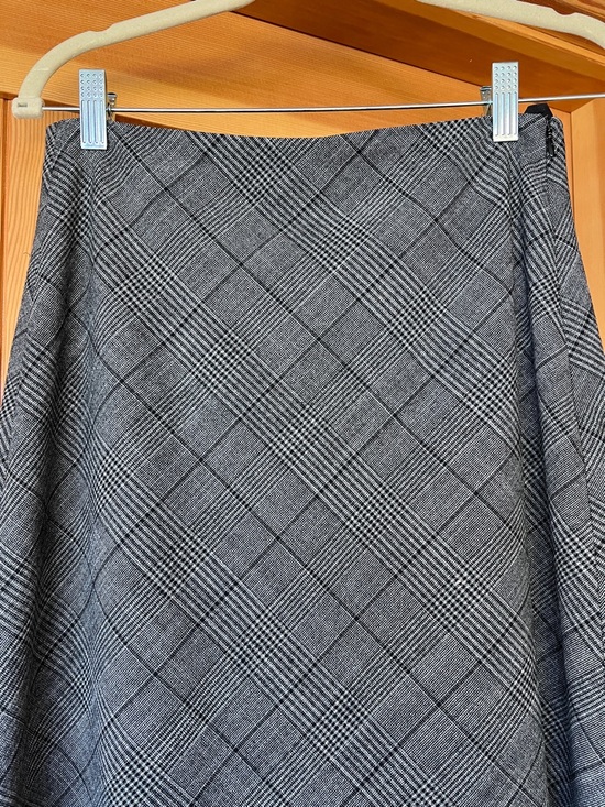 RW & CO A-Line MIDI Skirt 🌸 size 4 - Picture 2 of 8